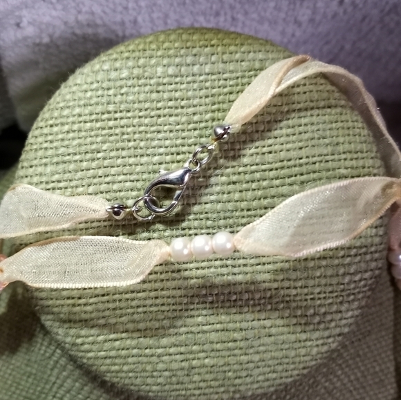 Peach 🍑 ribbon 🎗 faux pearl aurora borealis beads necklace - Picture 4 of 6